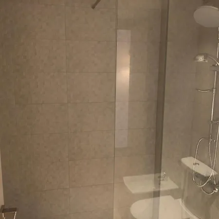 T&h Center Family Apartment *